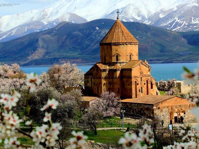 ANKARA ÇIKIŞLI UÇAKLI BUTİK VAN DOĞUBEYAZIT AHLAT TURU