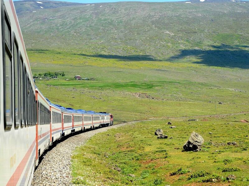 TURİSTİK DOĞU EKSPRESİ İLE VAN KARS ERZURUM TURU Uçak İle Gidiş Tren İle Dönüş