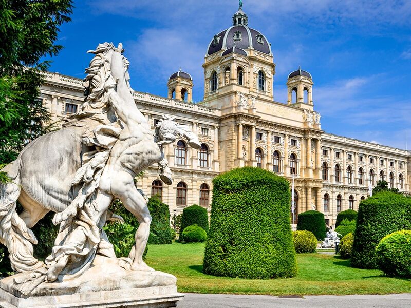 BERLİN ILE BİR ORTA AVRUPA MASALI TURU Türk Hava Yolları ile 6 gece