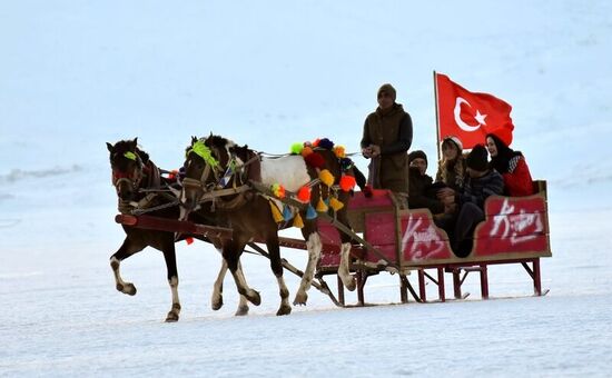 ANKARA ÇIKIŞLI UÇAKLI BUTİK VAN KARS ERZURUM TURU